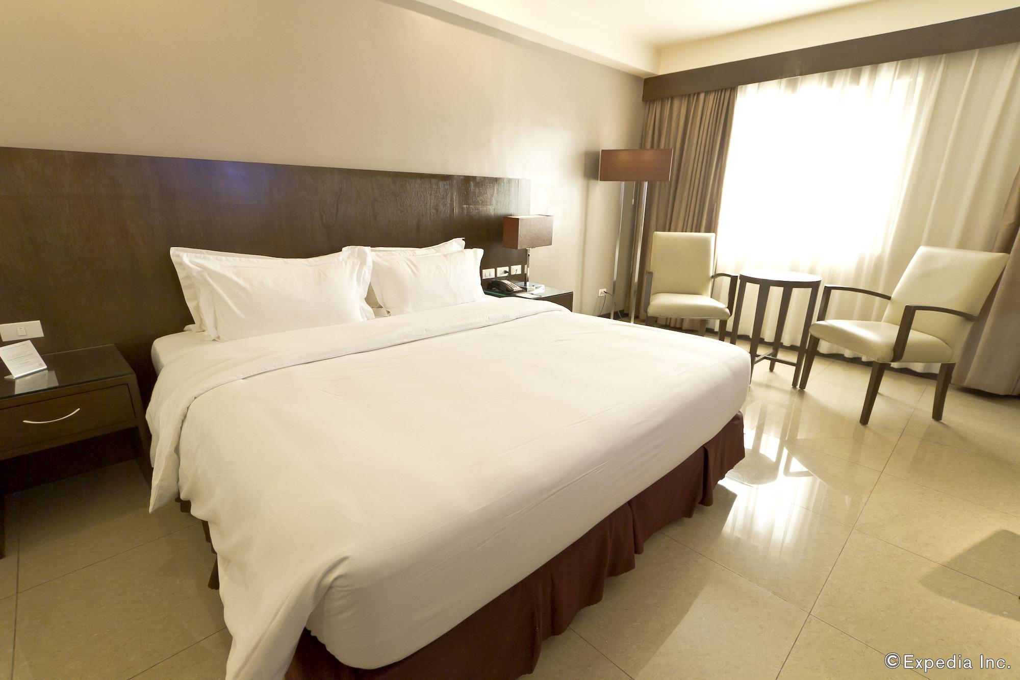Mandarin Plaza Hotel Cebú Exterior foto