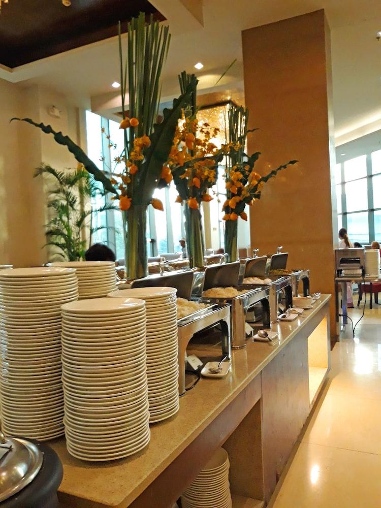 Mandarin Plaza Hotel Cebú Exterior foto