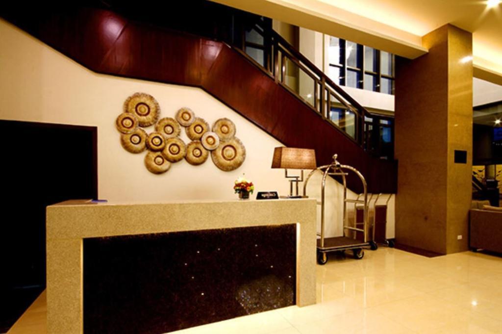 Mandarin Plaza Hotel Cebú Exterior foto