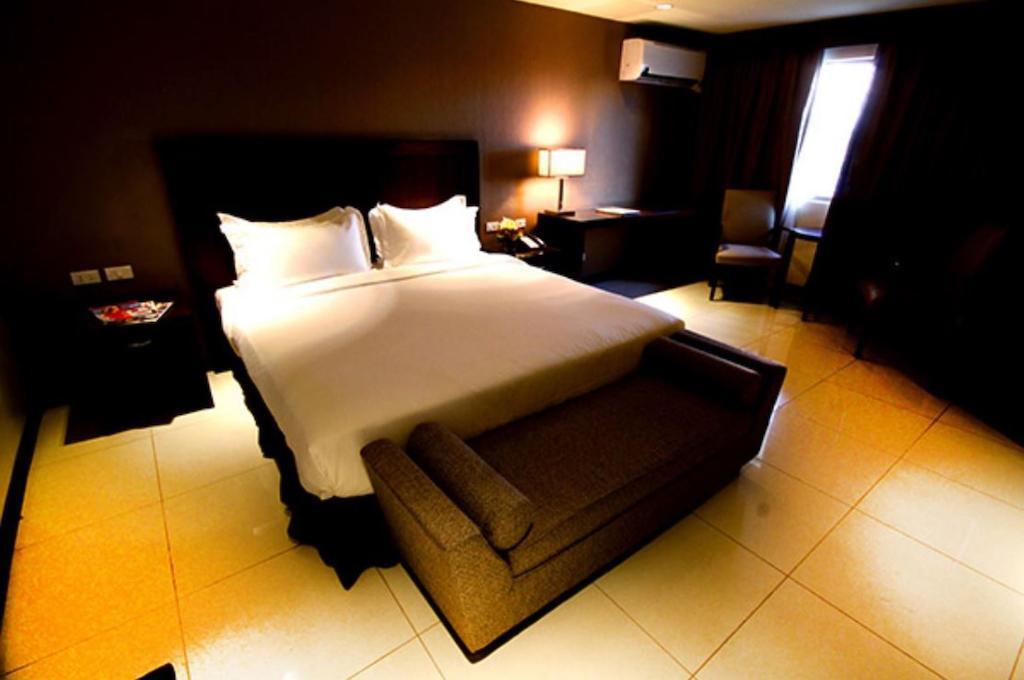 Mandarin Plaza Hotel Cebú Exterior foto