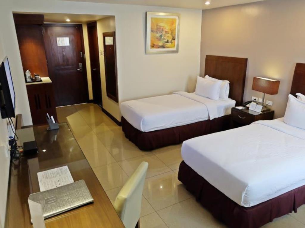 Mandarin Plaza Hotel Cebú Exterior foto