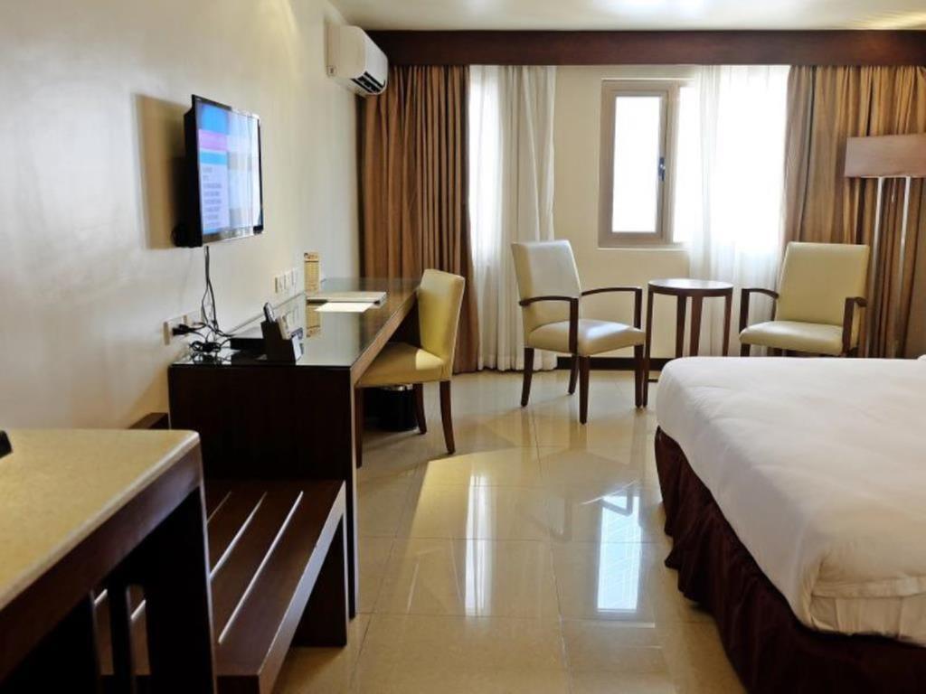 Mandarin Plaza Hotel Cebú Exterior foto