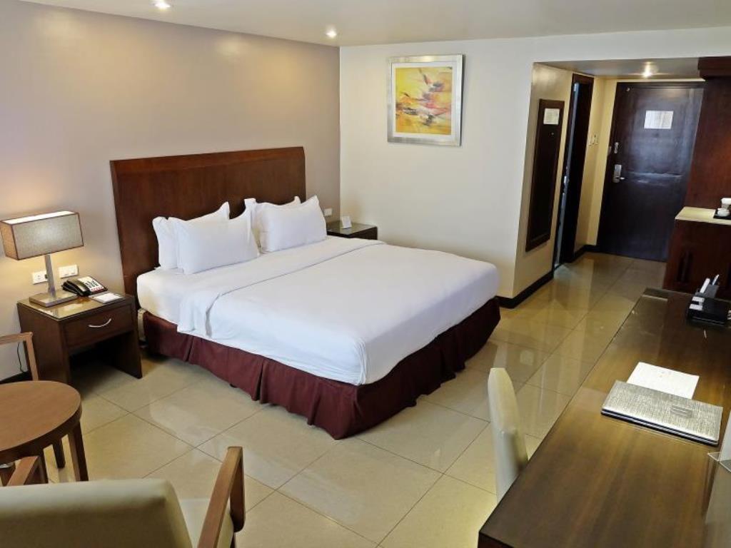 Mandarin Plaza Hotel Cebú Exterior foto
